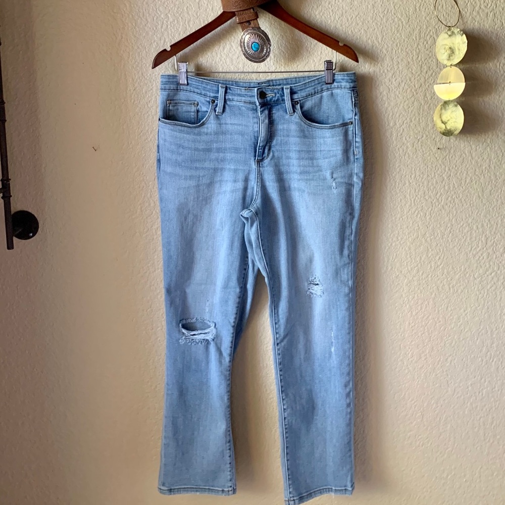 Universal Thread Boyfriend Jeans 22/31